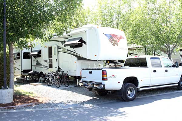 Site-at-Vineyard-RV